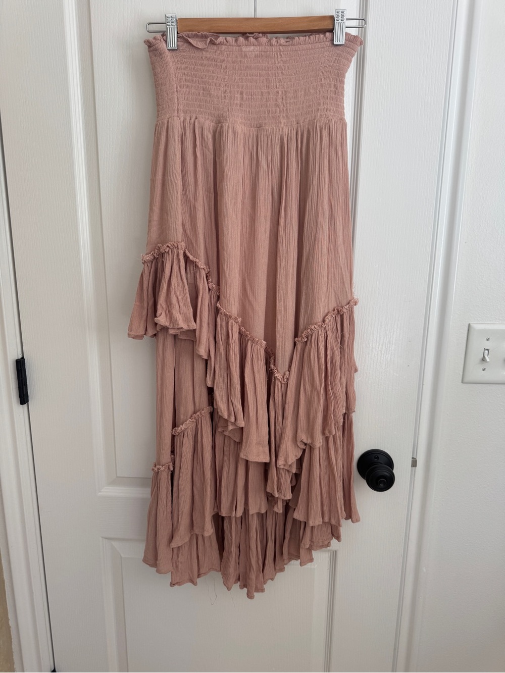 Free people Smocked Waist Tiered Ruffled Maxi Skirt - Dusty Rose - Picture 3 of 6